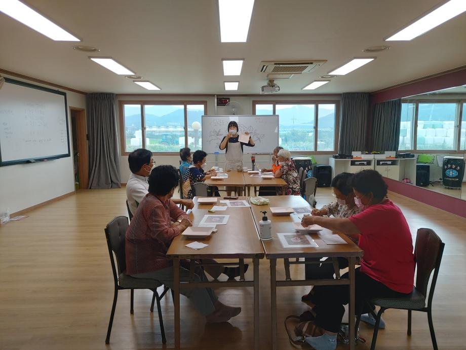 2021 상반기 계룡반포권역 "도자기, 원예치료, 신체활동" 이미지
